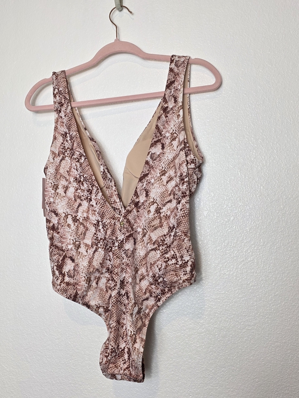Victoria Secret Twist Plunge Sexy One-piece Swimsuit Snakeprint NWT Size Large - Picture 10 of 13
